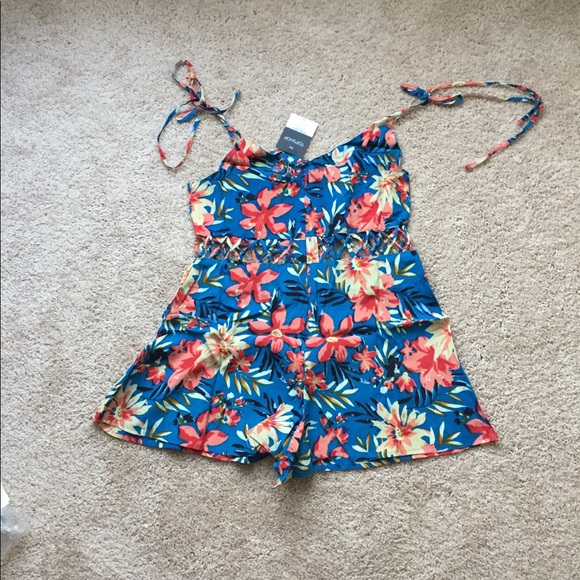 Topshop Floral Romper - Picture 4 of 8